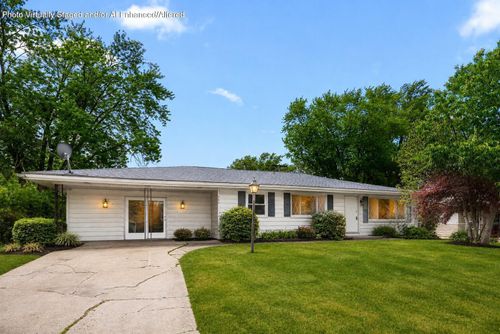 766 Fremont Rd, Valparaiso, IN, 46385-8732 | Card Image