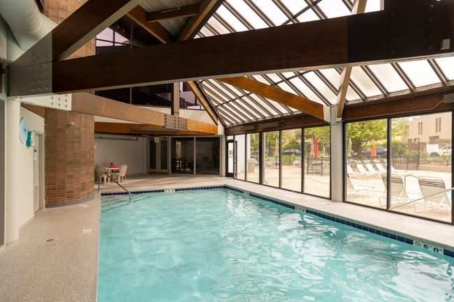 APT-208 - 2 S Atrium Way, Condo with 1 bedrooms, 2 bathrooms and 2 parking in Elmhurst IL | Image 22
