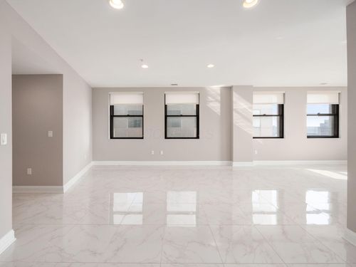 1909-50 W Broad St, Columbus, OH, 43215-3301 | Card Image