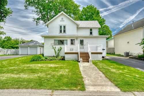 27 Martin St, Webster, NY, 14580-3111 | Card Image