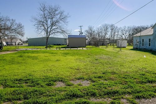507 S Saint Andrews St, Weimar, TX, 78962-2905 | Card Image