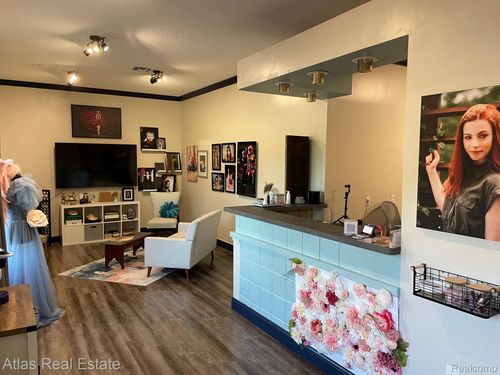 8365 S State Rd, Goodrich, MI, 48438-9774 | Card Image