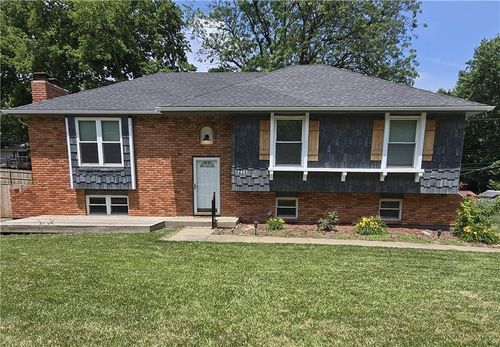 7937 N Forest Avenue, Kansas City, MO, 64118 | Card Image