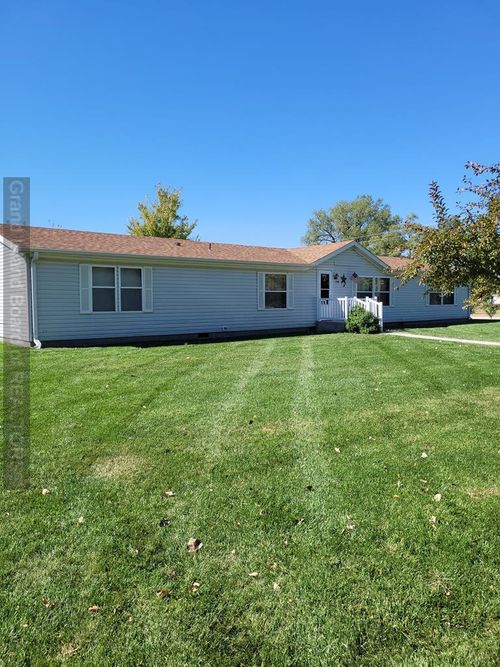 339 N 11th St, Loup City, NE, 68853-5159 | Card Image