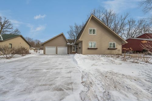 211 Tanglewood Lane, Blue Earth, MN, 56013 | Card Image