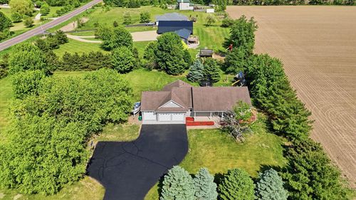 545 Kreuziger Rd, Roberts, WI, 54023-8350 | Card Image