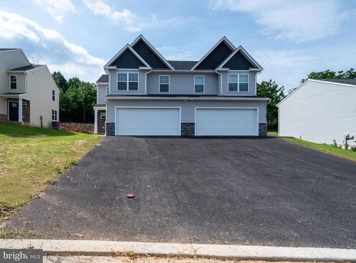 36 Rosalies Way, TEMPLE, PA, 19560-1337 | Card Image