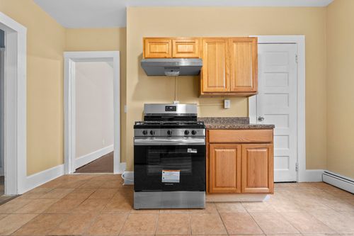 fl-1st-260 Orchard St, New Haven, CT, 06511-5332 | Card Image