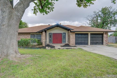 502 Moorside Dr, Windcrest, TX, 78239-2537 | Card Image