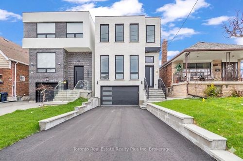 138 Bowie Ave, York, ON, M6E2R2 | Card Image