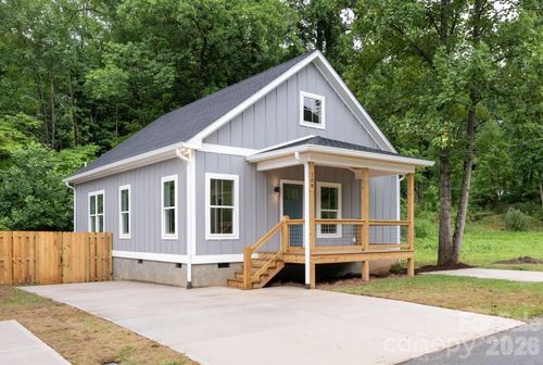 108 Orchard St, Old Fort, NC, 28762-5762 | Card Image