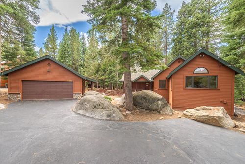 10687 Mougle Ln, Truckee, CA, 96161-6112 | Card Image