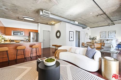 342-645 W 9th Street, Los Angeles, CA, 90015 | Card Image