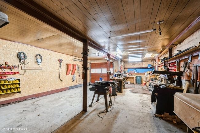 77 N 325 W, House other with 2 bedrooms, 3 bathrooms and 2 parking in Valparaiso IN | Image 39