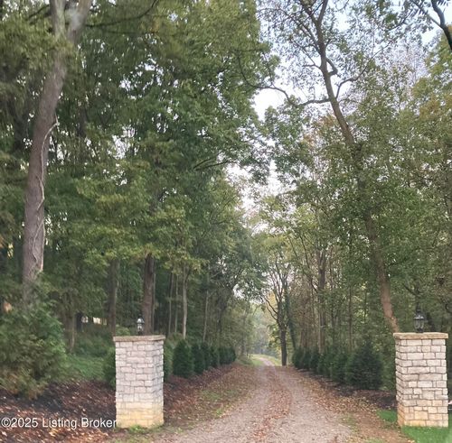 7909 Barbour Manor Dr, Louisville, KY, 40241 | Card Image