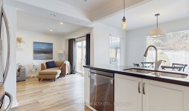 28 Cawker Crt, House other with 5 bedrooms, 4 bathrooms and 4 parking in Whitby ON | Image 18