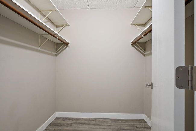 APT-409 - 10411 Cedar Lake Rd, Condo with 2 bedrooms, 2 bathrooms and null parking in Minnetonka MN | Image 19