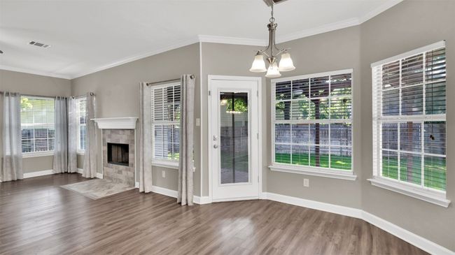 Eat in kitchen area/breakfast nook. | Image 8