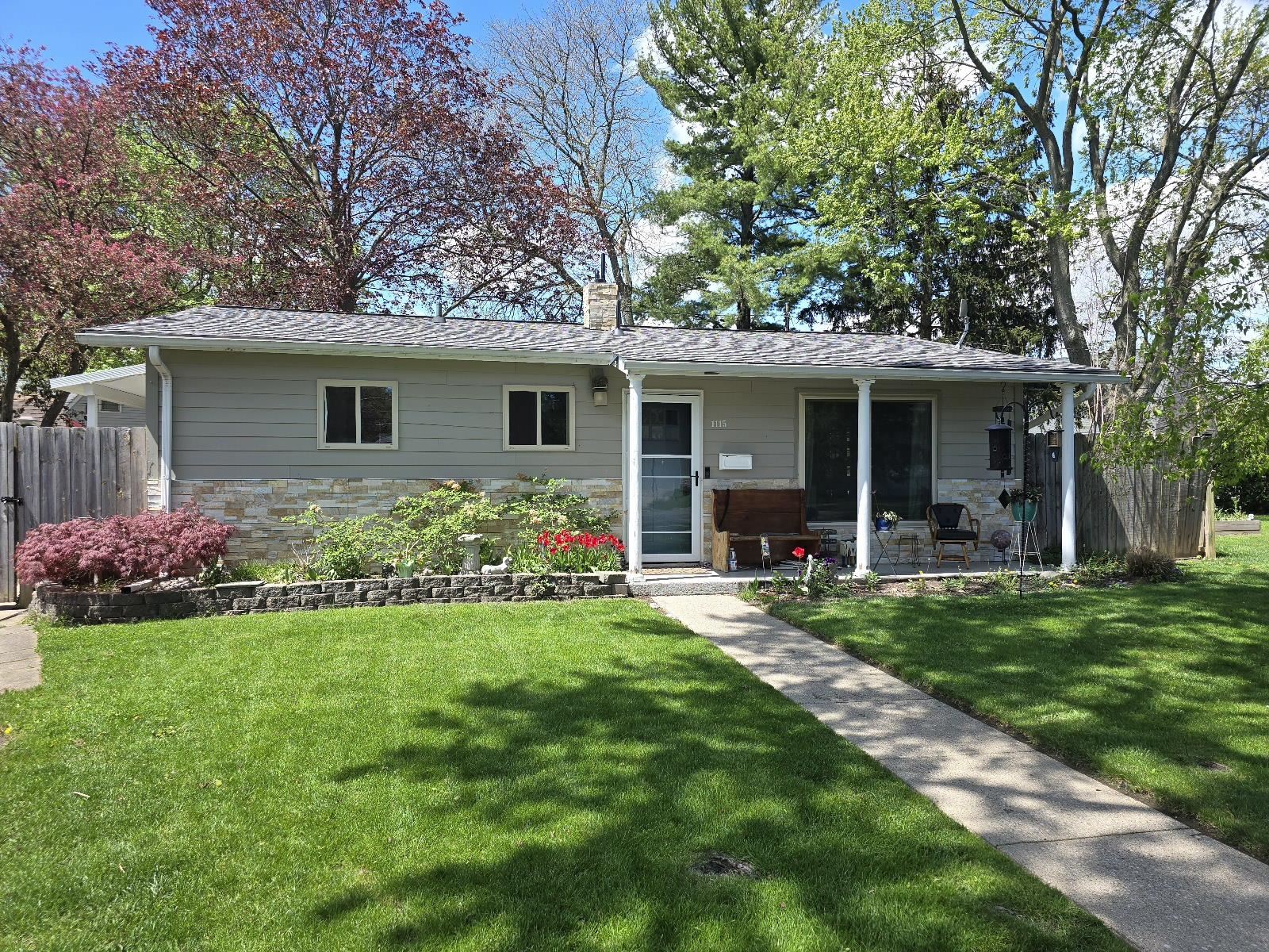 Dingwall Dr, Owosso, MI 48867