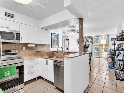 apt-607-546 Sw 1st St, Miami, FL, 33130-1392 | Card Image
