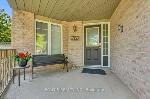 40 Alderson Dr, Cambridge, ON, N3C4C5 | Card Image