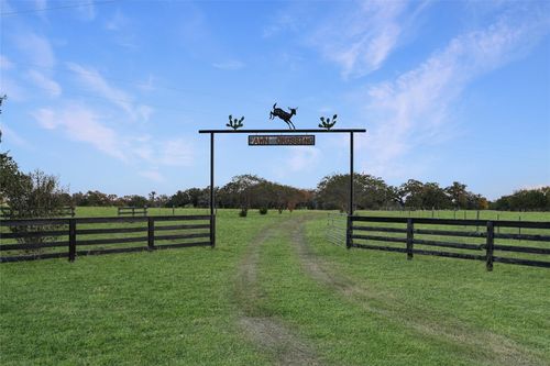 1926 Bear Creek Rd, La Grange, TX, 78945-5424 | Card Image