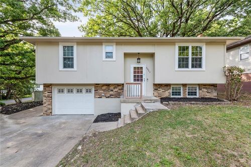 5321 Ne 46th St, Kansas City, MO, 64117-1409 | Card Image