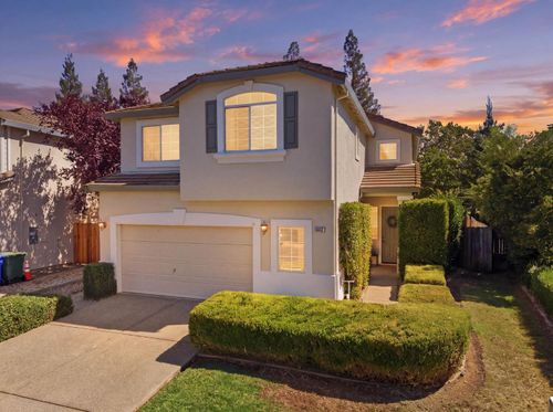 5622 Moonlight Way, Elk Grove, CA, 95758 | Card Image