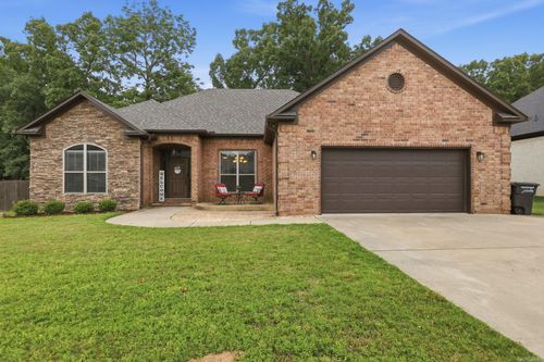 204 Forest Oak Dr, Jacksonville, AR, 72076-3695 | Card Image