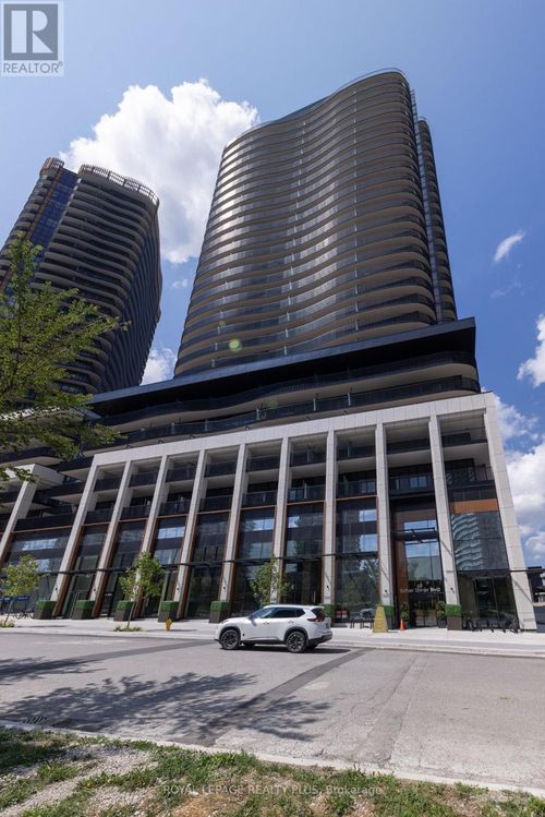 662-68 Esther Shiner Boulevard, Toronto (Bayview Village), ON, M2K0J6 | Card Image