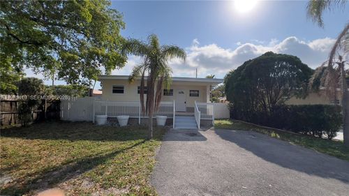 109 Sw 1st Ave, Hallandale Beach, FL, 33009-5408 | Card Image