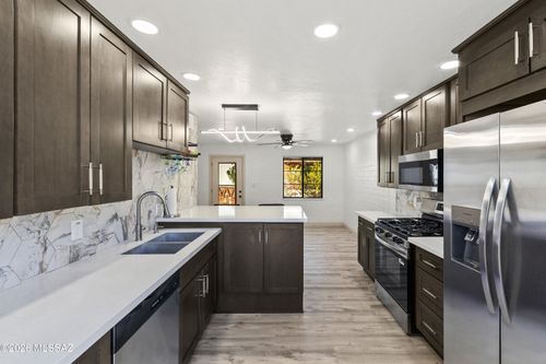 a-187 S Paseo Tierra, Green Valley, AZ, 85614-7390 | Card Image