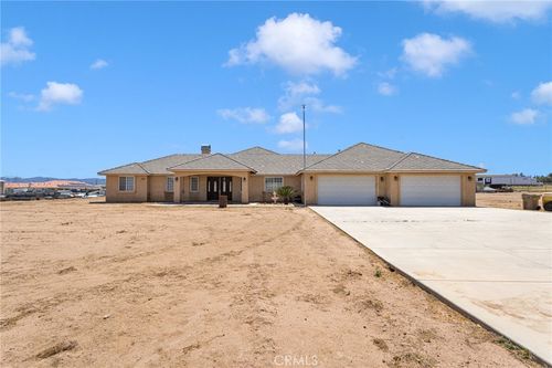 14201 Rodeo Road, Hesperia, CA, 92344 | Card Image