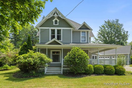 157 Main St, Douglas, MI, 49406-5214 | Card Image