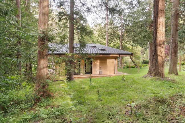 585 Wildwood Cres, House other with 1 bedrooms, 1 bathrooms and 3 parking in Gabriola Island BC | Image 45
