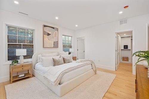 65 Francis St, Brookline, MA, 02446-6638 | Card Image