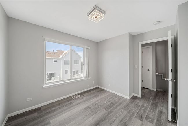 1605 Saint Claire Ct, Townhouse with 2 bedrooms, 2 bathrooms and 2 parking in Gurnee IL | Image 7