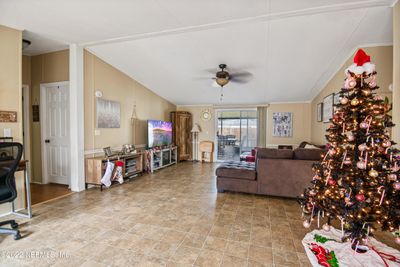 8853 Taurus Cir N, House other with 3 bedrooms, 2 bathrooms and null parking in Jacksonville FL | Image 2