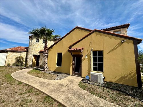 2423 E 21st St, Mission, TX, 78572-3391 | Card Image