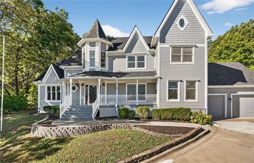 3804 Garland Ave, Leavenworth, KS, 66048-5538 | Card Image