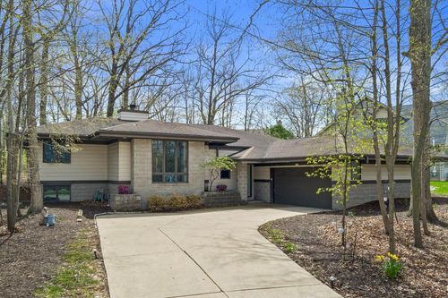6746 S 35th Street, Franklin, WI, 53132 | Card Image