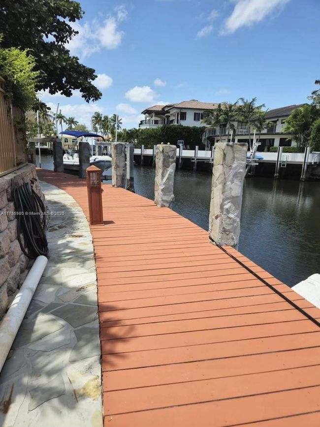 4050 Ne 25 Th Ave, House other with 3 bedrooms, 4 bathrooms and null parking in Lighthouse Point FL | Image 4
