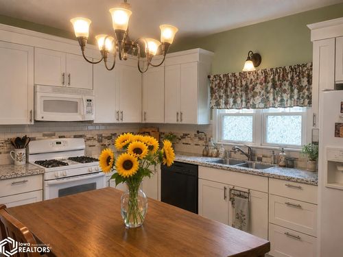 1010 Elm St, Atlantic, IA, 50022-2132 | Card Image