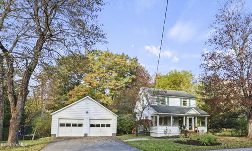 92 Noblehurst Ave, Pittsfield, MA, 01201-6414 | Card Image
