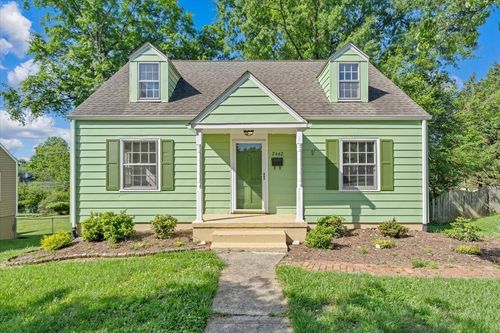 2462 Maiden Ln Sw, Roanoke, VA, 24015-2214 | Card Image