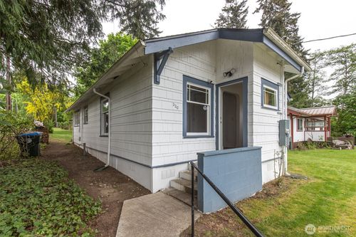 320 W 15th St, Port Angeles, WA, 98362-7609 | Card Image