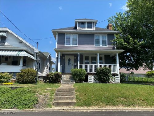 2207 17th St, Parkersburg, WV, 26101-3735 | Card Image
