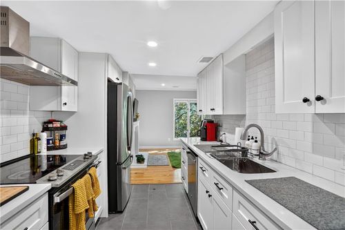 85 Ivy Trl Ne, Atlanta, GA, 30342-4244 | Card Image