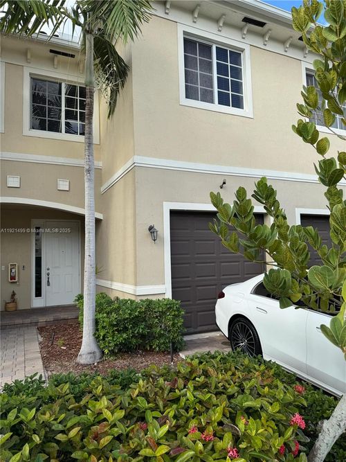 2666-2664 Sw 81st Ter, Miramar, FL, 33025-2478 | Card Image
