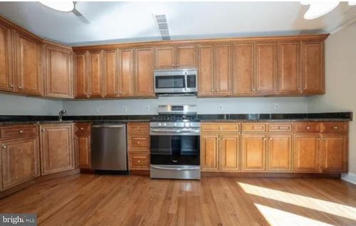 6 Riverwatch Ct, ESSINGTON, PA, 19029-1413 | Card Image